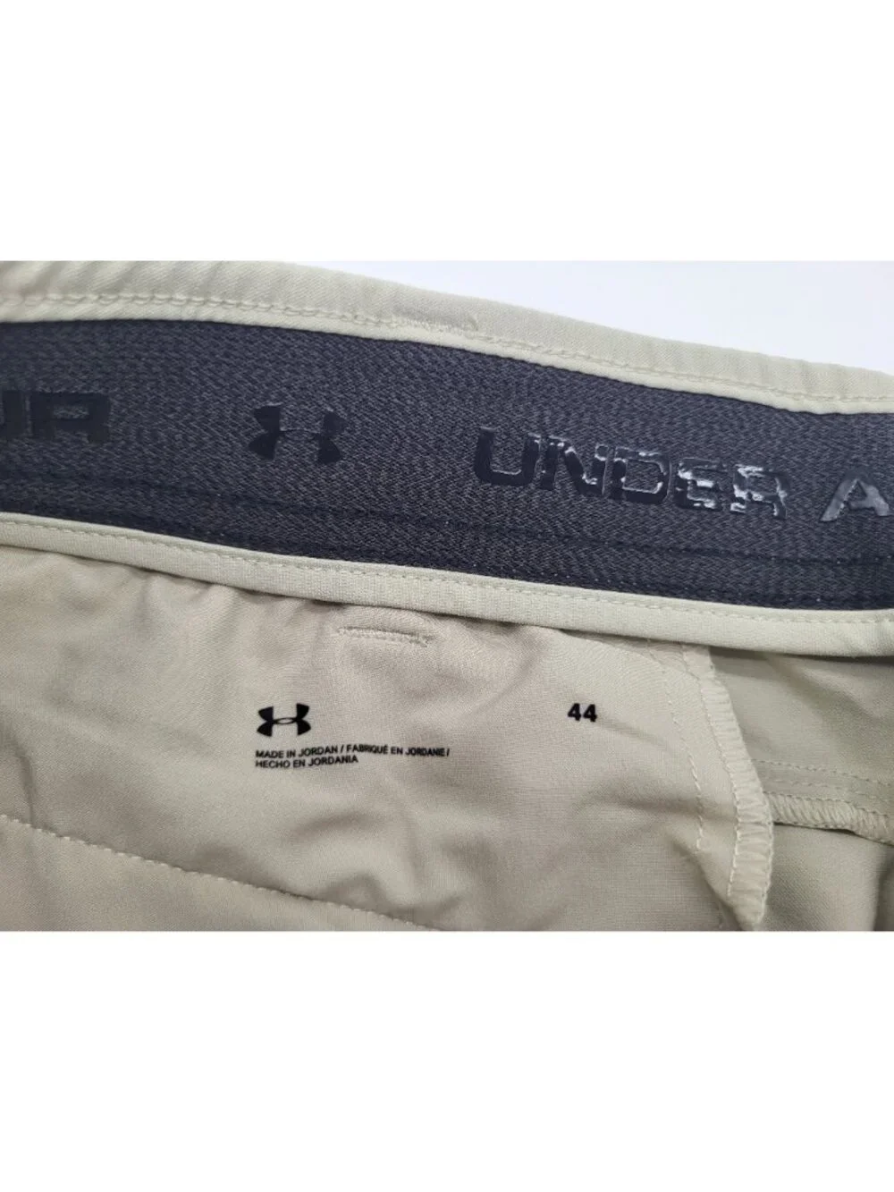 Under Armour UA Drive Mens SZ 44 Khaki Golf Shorts Flat Front Athleisure Stretch